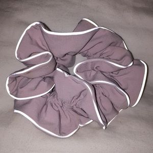 Lululemon light locks scrunchie